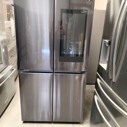 New Out Box Samsung Family Hub Touchscreen 4-Door Refrigerator 