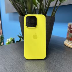 Apple iPhone 16 Pro Case Yellow