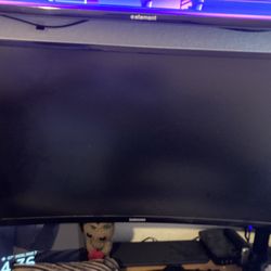Samsung Curved 28 Inch Moniter