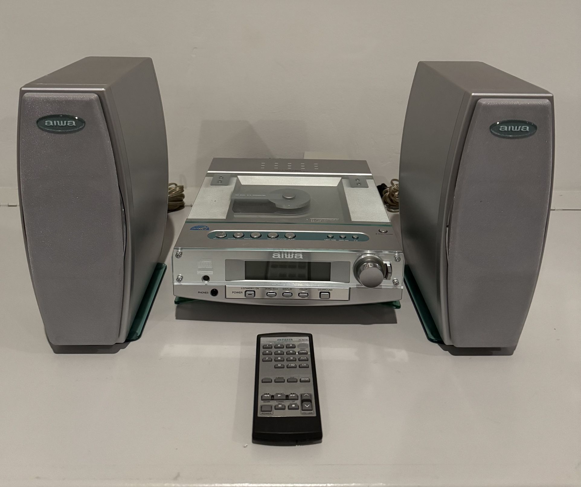 AIWA XR-X7 Compact Disc Player / AM FM Stereo System with SX- LX7 Speakers