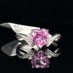 10Kt White Gold Pink Synthetic Heart Ring 1.60g Size 5.5 I-2065