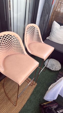 Rose gold barstools for islands