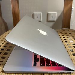 Promo 2017 Macbook Pro A1708 i5, 8gb, 256Gb SSD,Office 2022, Excellent Condition, AC Charger on Good Sale