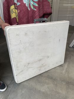 6 ft White folding Table