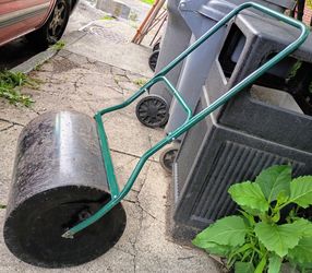 Steel Lawn Roller - 20 in, 15 gal - Good condition