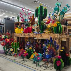 🌵Gorgeous Metal Art Sculptures🌺PLANTERS in Talavera & Terracotta 🪴