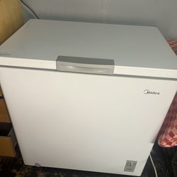 WHITE MIDEA CHEST FREEZER 