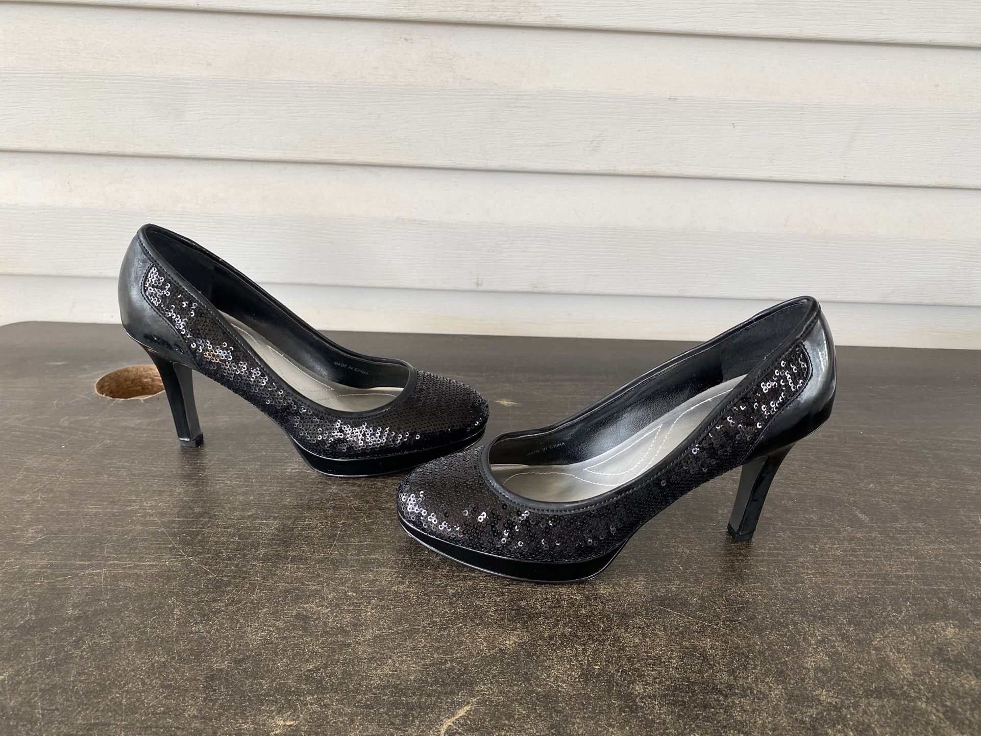 Tahari black bedazzled heels size 7