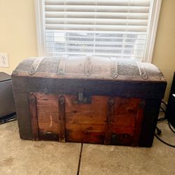 Vintage Wooden Steamer Trunk / Hope Chest with Embossed Metal Top