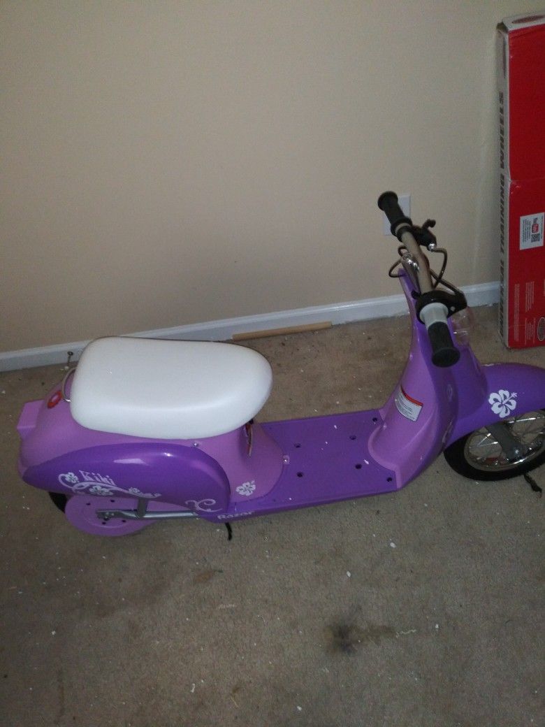 Girls Kiki Razer Scooter