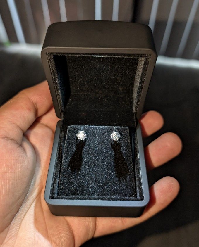 VVS 1 Carat Moissanite Studs | D Color | GRA Certified | 925 Silver