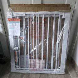 CoMomy Baby / Pet Gate  (NEW) (White)