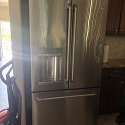 Refrigerator Great Condition 