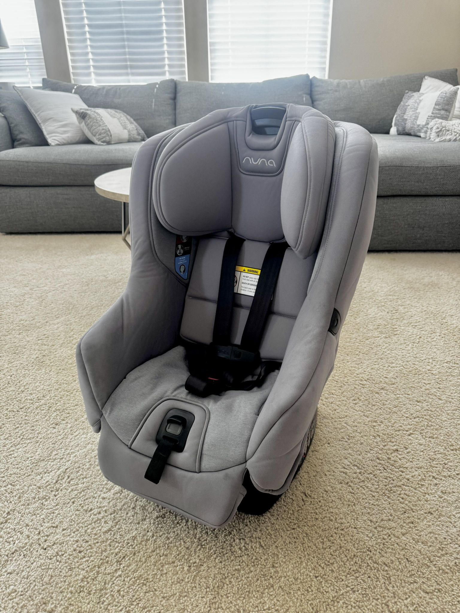 NUNA RAVA Car seat -Great Condition