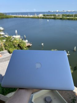 MacBook Pro (Retina, 15-inch, Mid 2015)