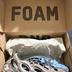 Adidas Foam runner Size 7