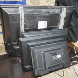 4 Flat Tvs Total Toshiba Plasma 42", Sharp 32", Samsung 32", Onn 24"