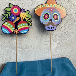 Dia De Los Muertos Sugar Skull Yardsticks Set.