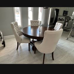 Raymour & Flanigan Dining Set