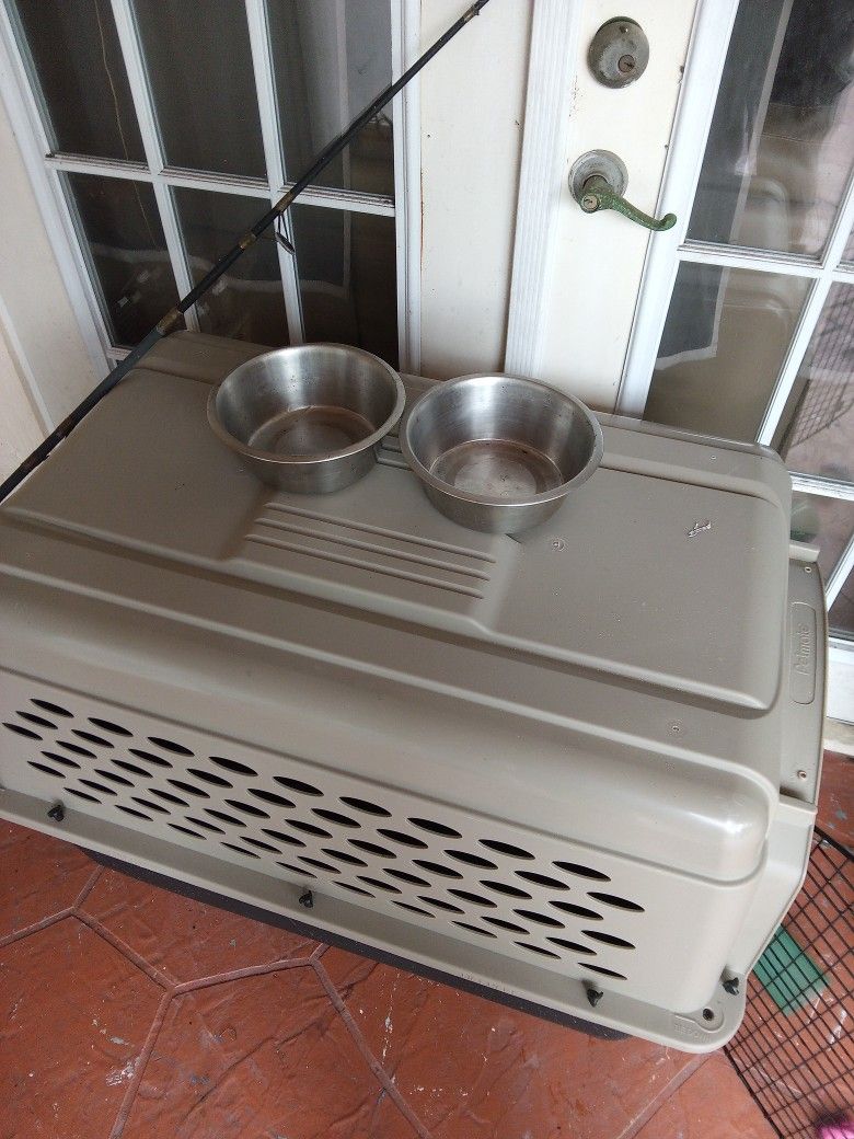 Large Dog Cage With Bowls