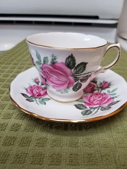 Royal Vale tea cup & saucer