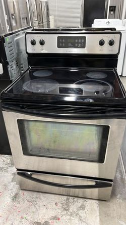 Frigidaire Electric Range – Stainless Glass Top, Self-Clean