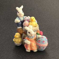 Resin Bunny Wishing Well With Easter Eggs 