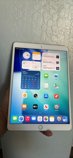 iPad Air 3. Cellular! Like New And Unlocked!