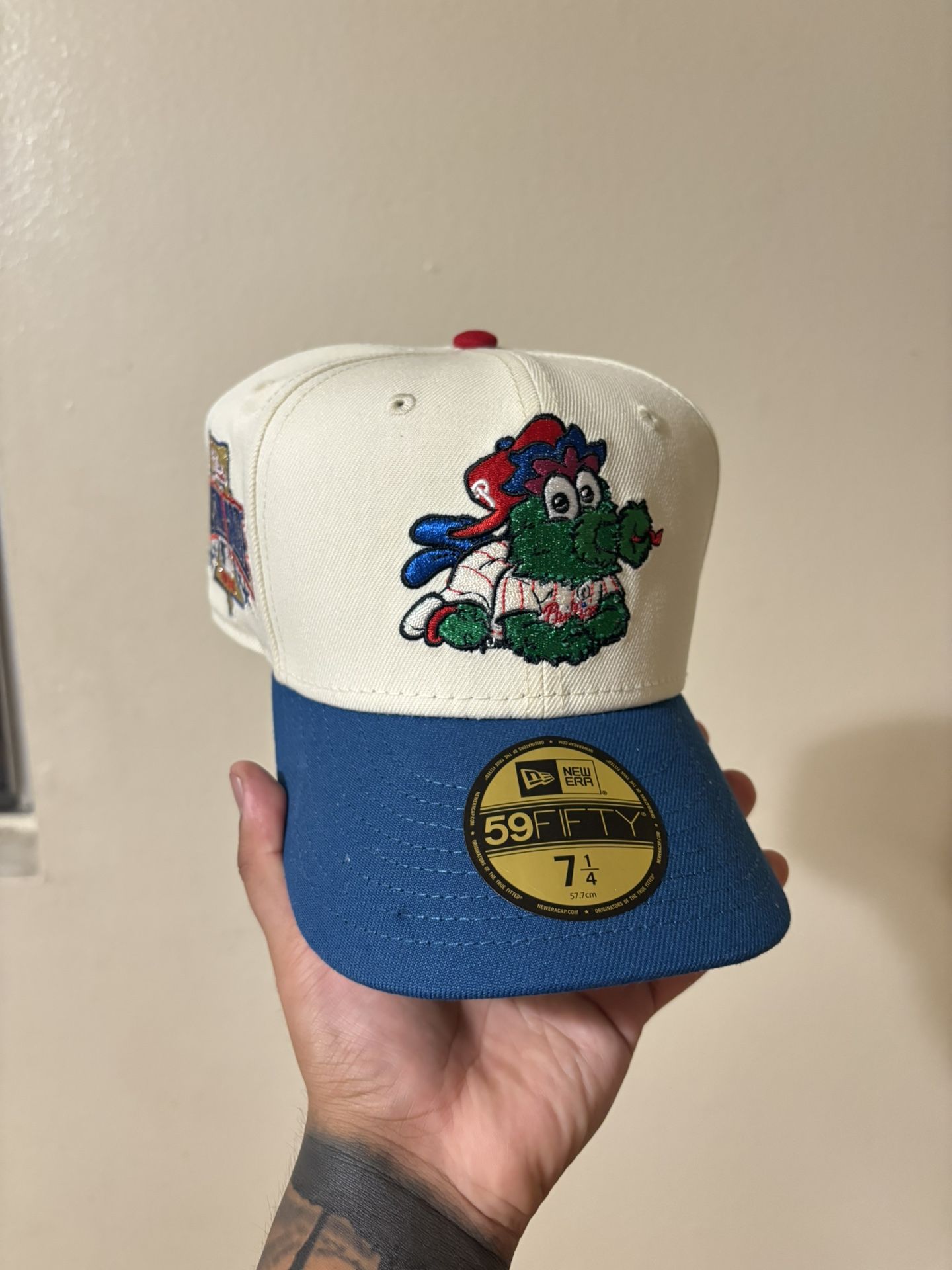 Phillies Fitted 🤍💙❤️ Size 7 1/4 