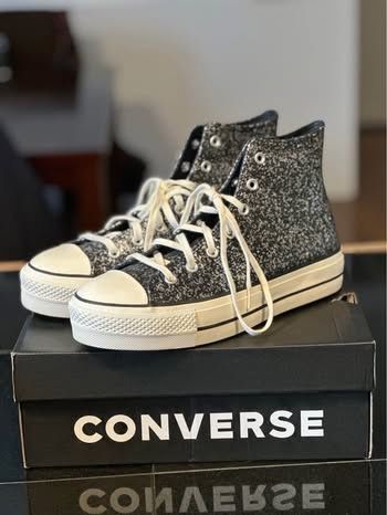 Size 10 Woman’s Sparkle Converse