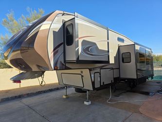 2014 Heartland Sundance 3300ck 5th wheel