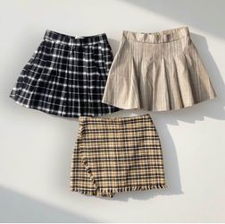 Small plaid skirts , Windsor,Hollister,Fashionnova $25each/cada una