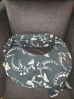 Breastfriend nursing pillow