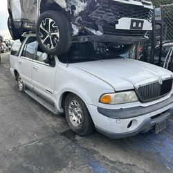 1998 - 2002 Lincoln Navigator FOR PARTS ONLY 5.4L Eng