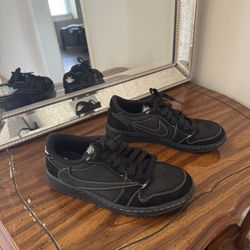 Travis Scott Jordan 1 Low Black Phantom – Size 7.5 – Authentic