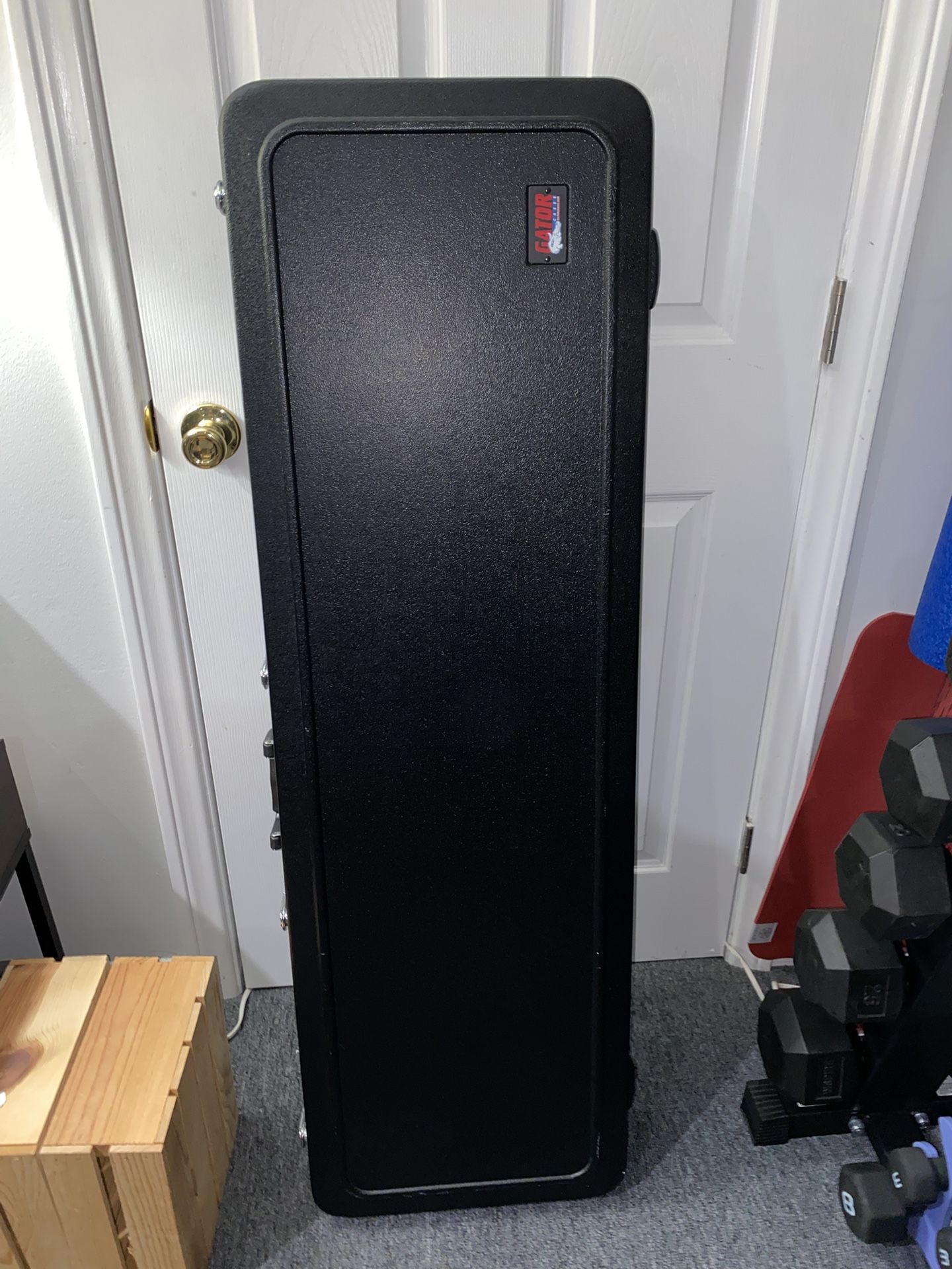 Gator Cases Deluxe ABS Molded Guitar Case for Electric Bass Guitars (GC-BASS)