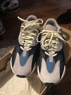 Yeezy Wave Runner 700 sz 9.5