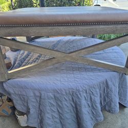 Large ottoman  lether