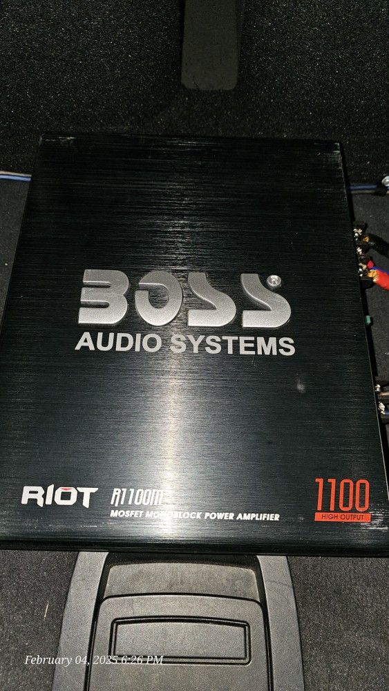 Boss Riot 1100w Amp