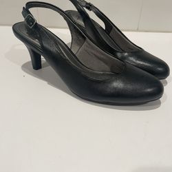 LifeStride Paris Black Heel Pump, Size 10, New!