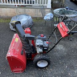 Yard Machines 500 Series 30-inch Two-Stage Snow Thrower