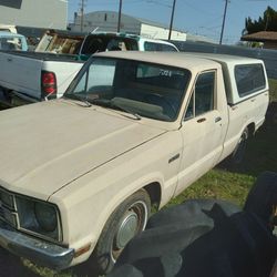 1980 Courier Parts Truck