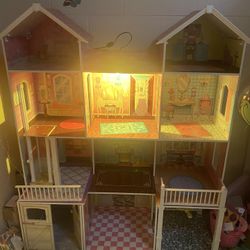 Doll House 
