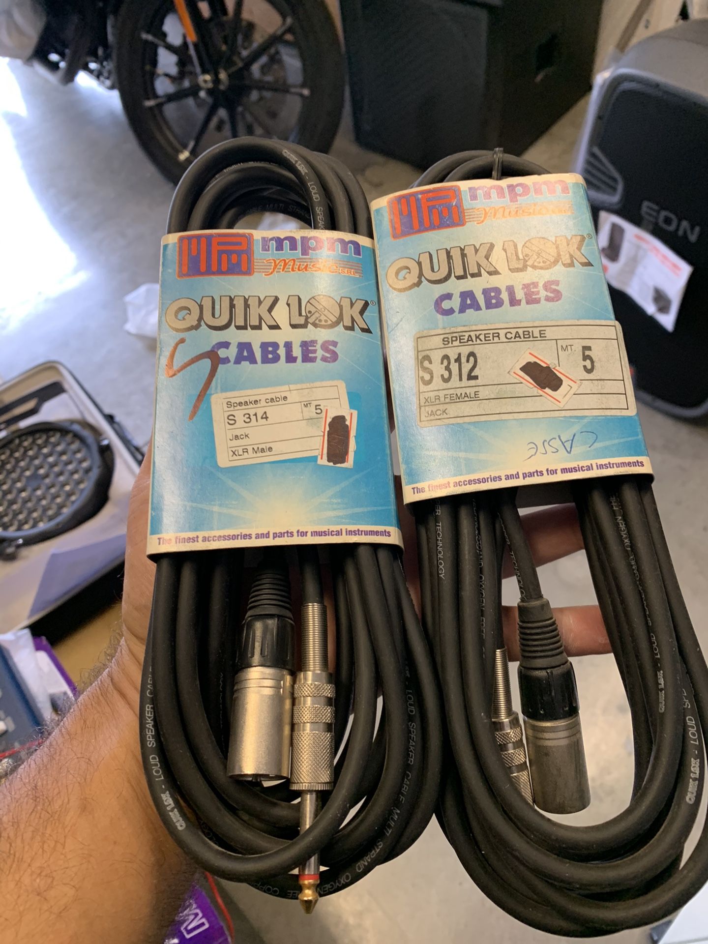Speaker cables set of 2