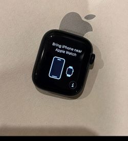 Apple Watch Series 8 GPS 41mm GPS + 4 Bands + Case
