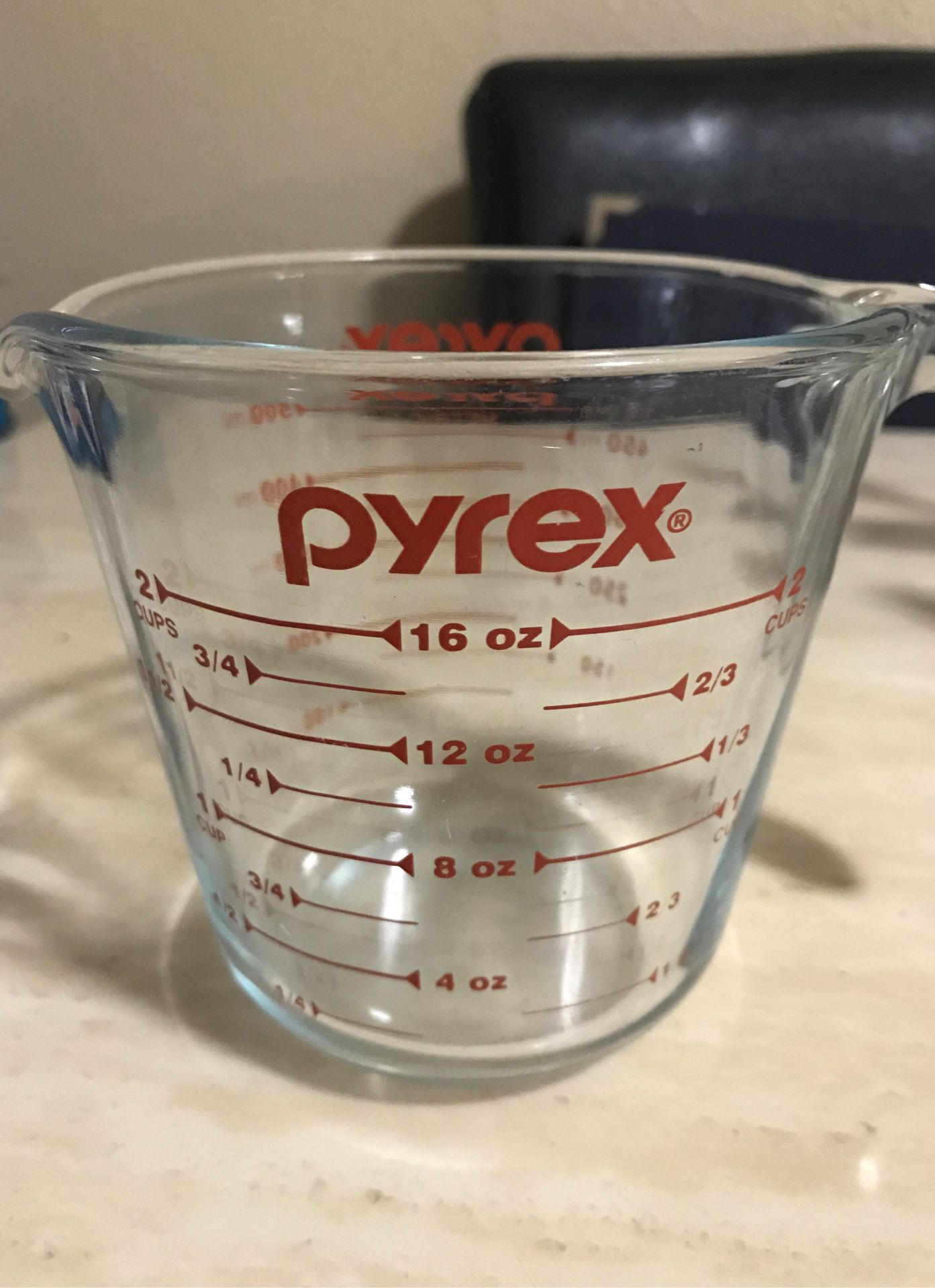 Pyrex 2 cup measuring cup
