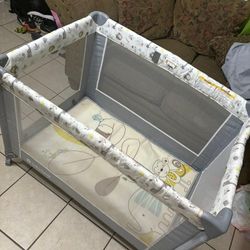 Baby trend Playard