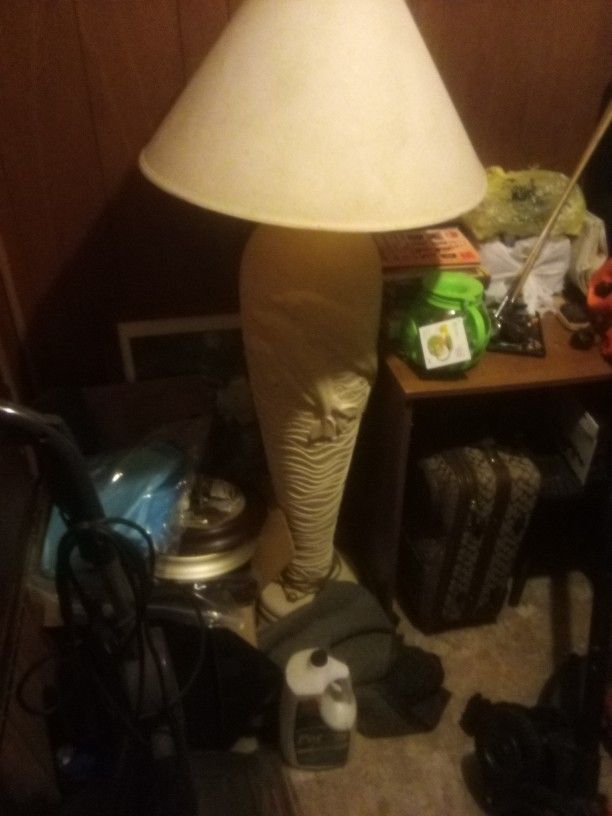 RARE Vintage/Valuable Ceramic Floor Lamp