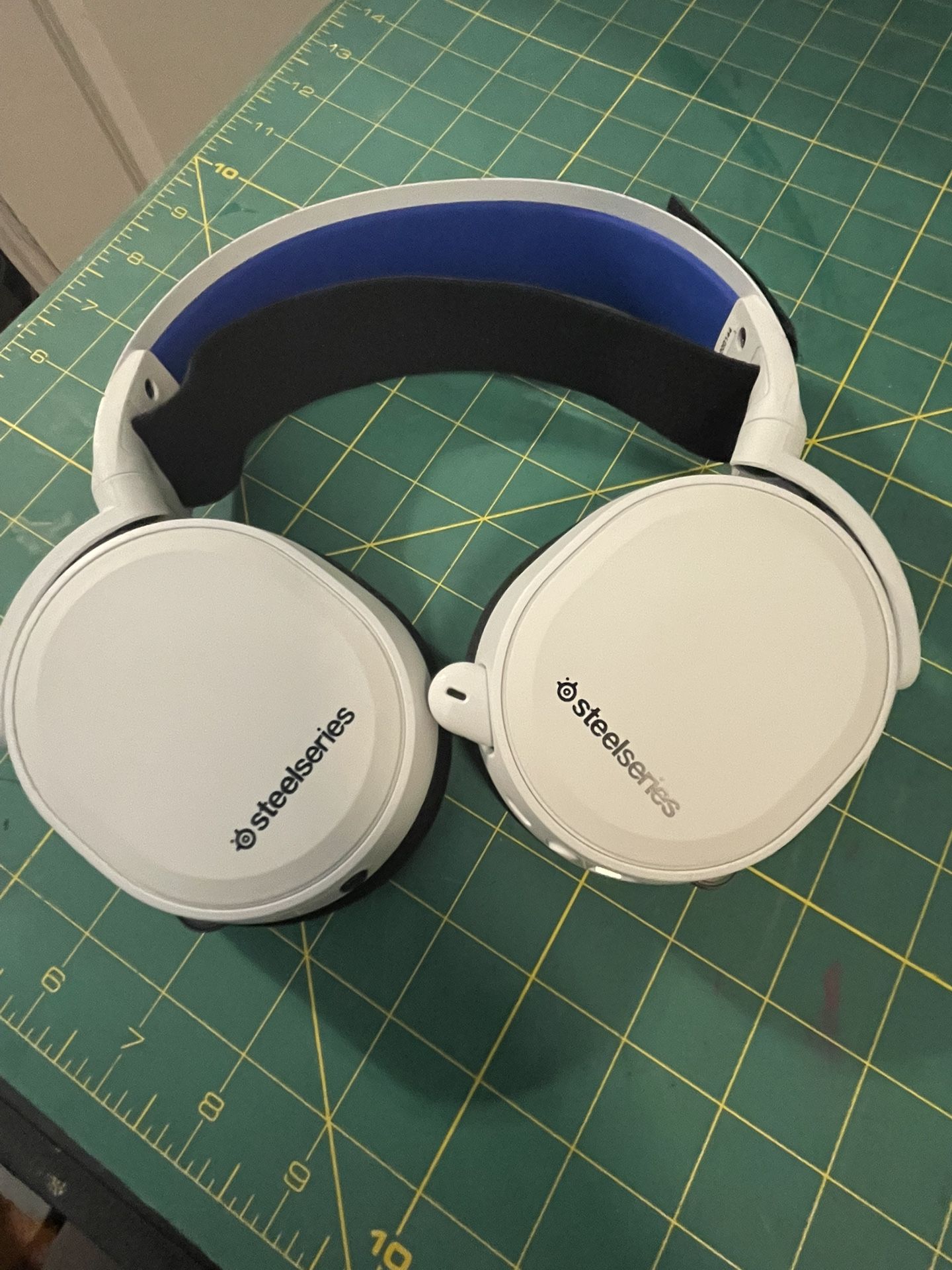 Steel Series Arctis 7p Headphones And Mic