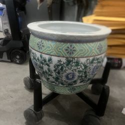 Vintage Pot And Roller Stand 
